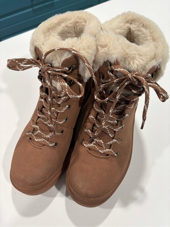 Skechers Shoes - NWOT Skechers Waterproof Boots Size 8